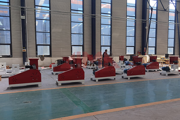 Design and Construction of a Feeding System for a Pellet Mill